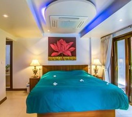 Villa Chok in a beachfront villa resort
