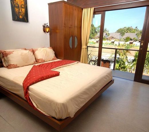 Cozy Villa Tawan in a full service resort with beachclub