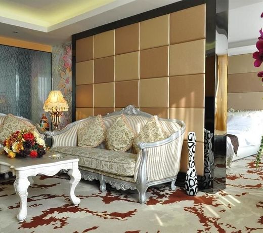 Chengdu West Care Hotel