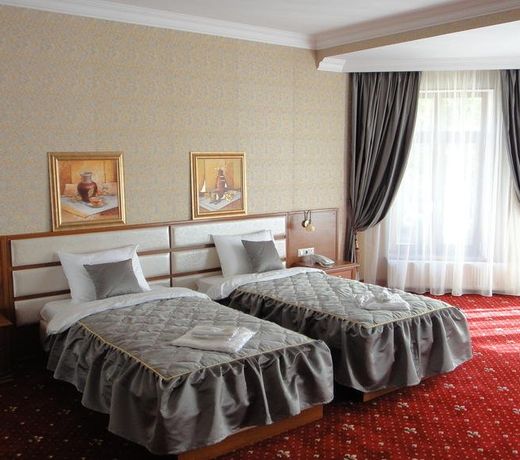 Avshar Club Hotel