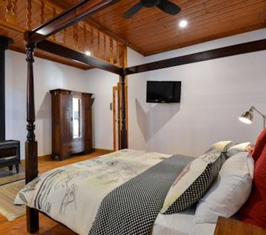 Trafalgar Premium Vintage Suites