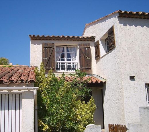 Holiday Home Les Troenes