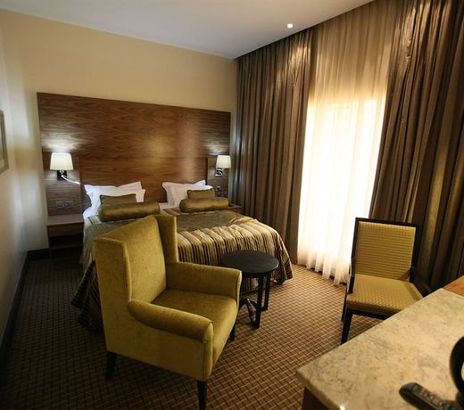 Bon Hotel Grand Towers