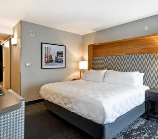 Holiday Inn - Lancaster, an IHG Hotel