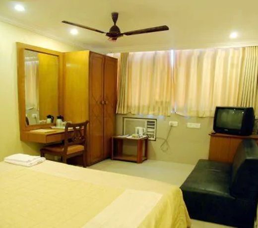 Hotel Metro Palace