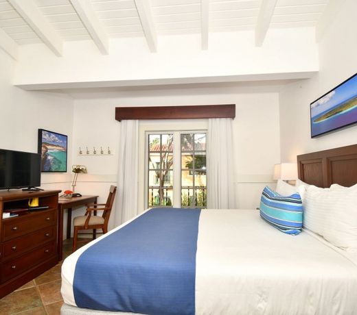 Harbour Village Beach Club