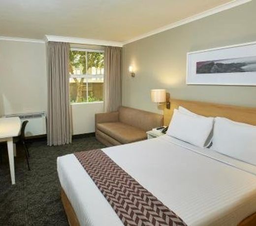 StayEasy Century City