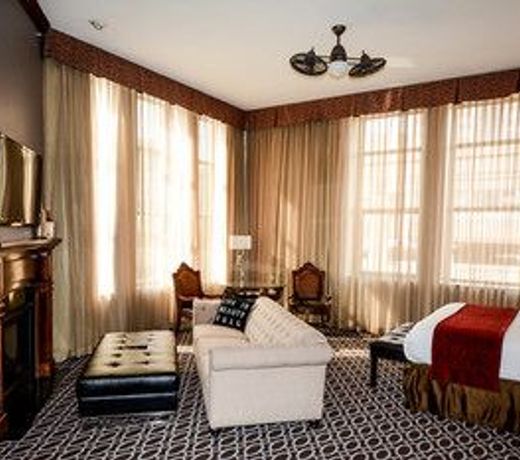 Des Lux Hotel