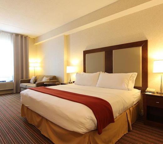 Holiday Inn Express Whitby Oshawa, an IHG Hotel