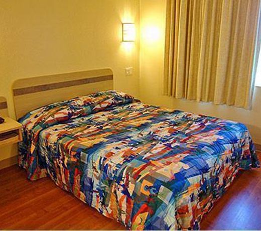 Motel 6-Whitby, ON - Toronto East