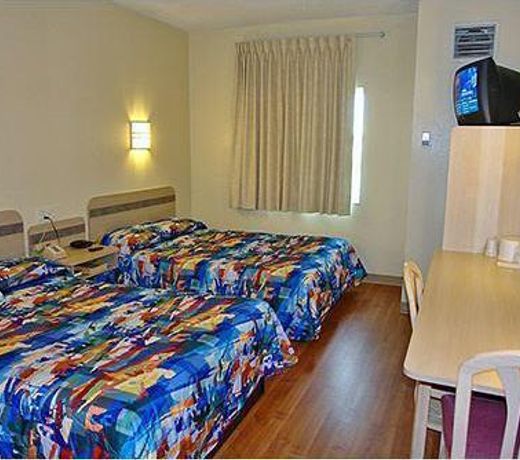 Motel 6-Whitby, ON - Toronto East