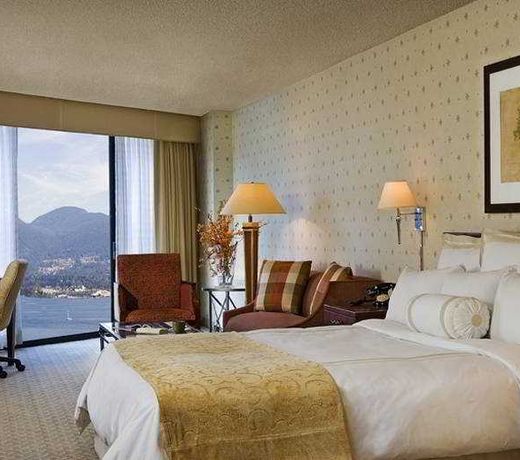 Pinnacle Hotel Harbourfront