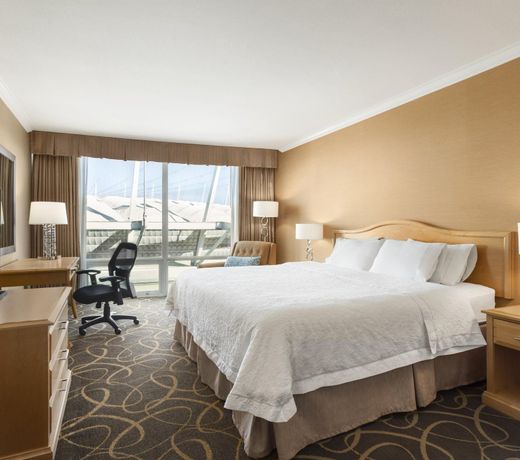 Hampton Inn & Suites, by Hilton - Vancouver Downtown