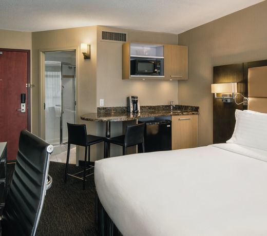 Holiday Inn Vancouver Downtown & Suites, an IHG Hotel