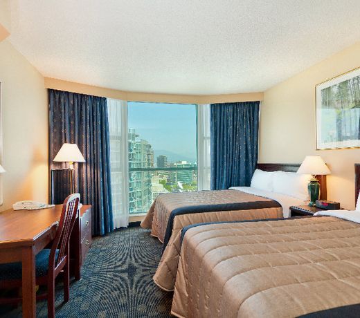 Rosedale on Robson Suite Hotel
