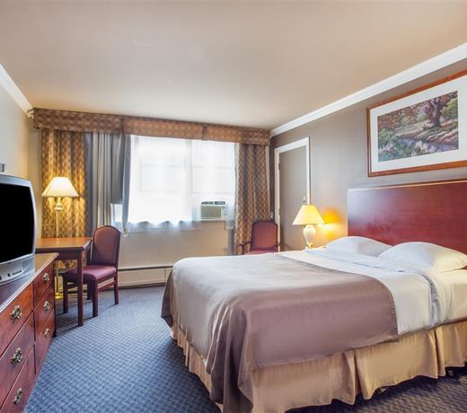 Super 8 Vancouver  **CLOSED**