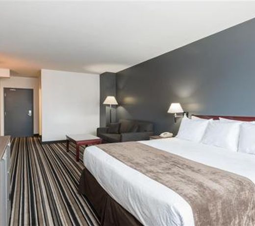 Super 8 By Wyndham Downtown Toronto