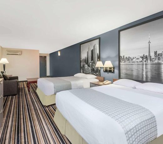 Super 8 By Wyndham Downtown Toronto
