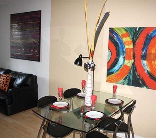 CANADA SUITES YORKVILLE
