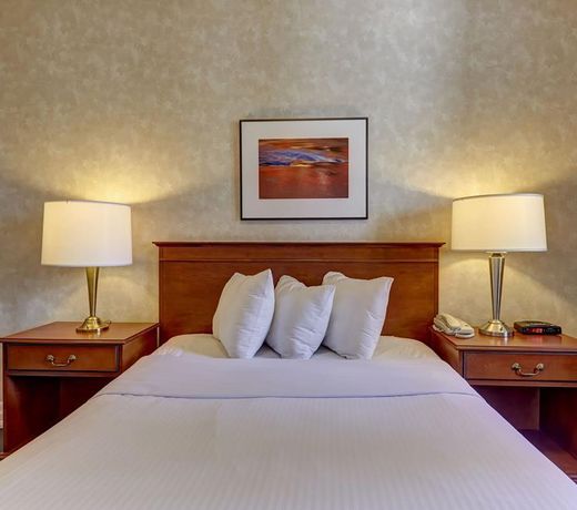 Town Inn Suites Hotel