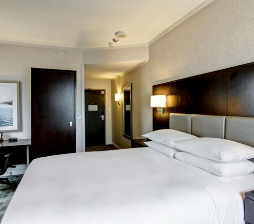 DoubleTree by Hilton Toronto Downtown