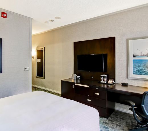 DoubleTree by Hilton Toronto Downtown