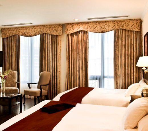 Grand Hotel & Suites
