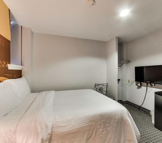 Isabella Hotel and Suites