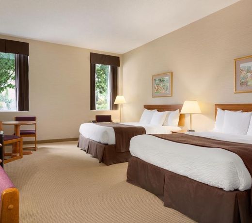 Days Inn by Wyndham Toronto East Beaches