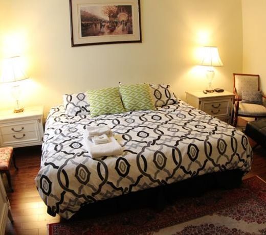 Toronto Garden Inn Bed and Breakfast