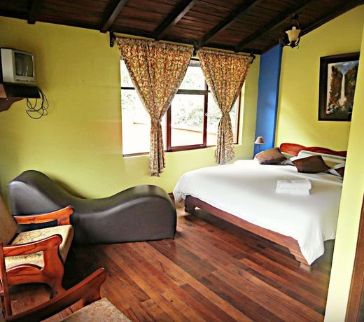 Posada J
