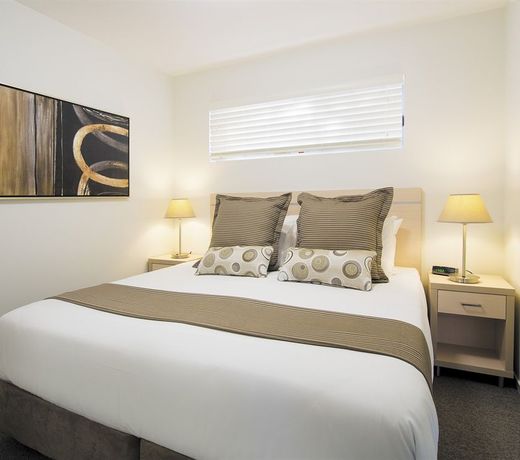 Oaks Middlemount Suites