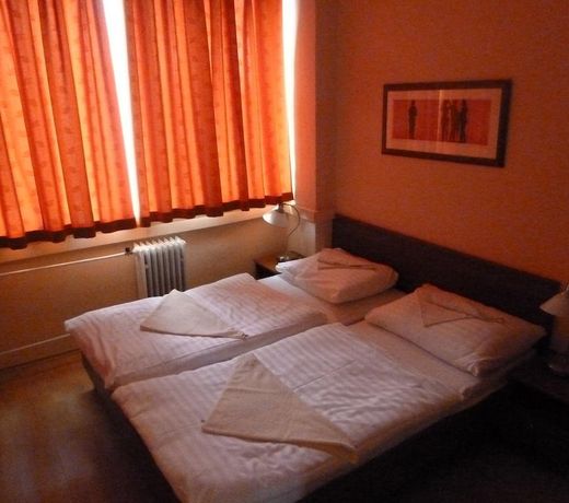 HOTEL JURKI DOM