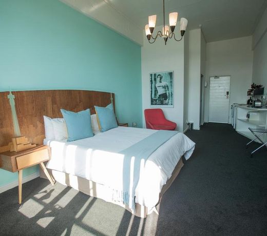 12 Decades Art Hotel