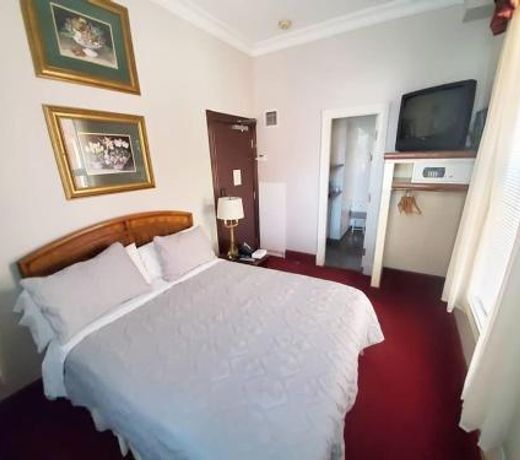 Madison Manor Boutique Hotel