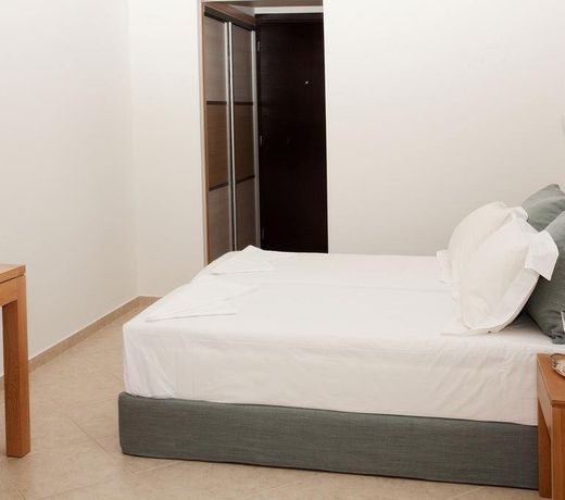 Notis Hotel