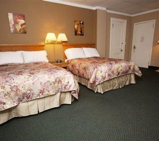 Prince Arthur Waterfront Hotel & Suites