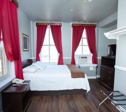 Rialto Hotel