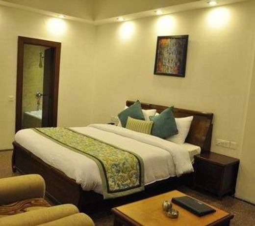 Tulip Inn Green Castle Mall road