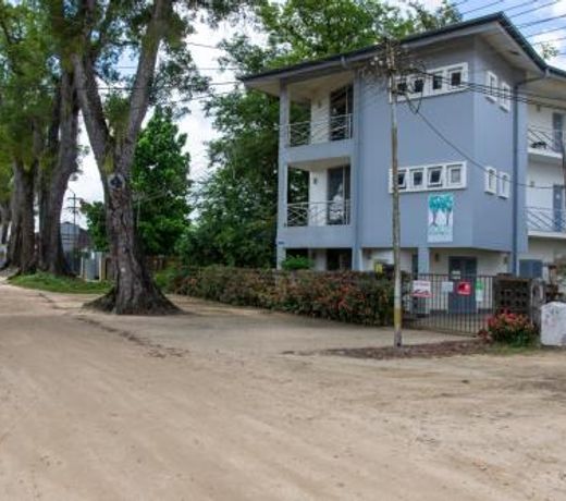 Boom Apartments