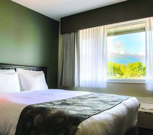 Prestige Hudson Bay Lodge Premier Collection