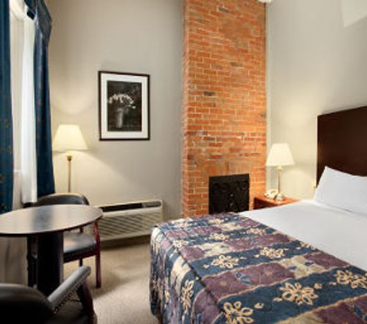 TRAVELODGE OTTAWA DOWNTOWN/DORAL