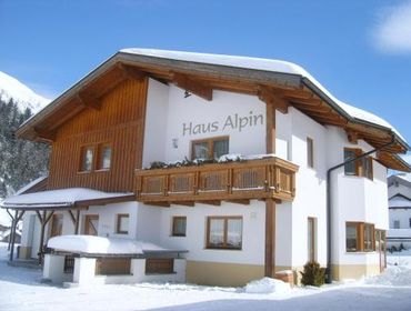 อพาร์ทเมนท์ Haus Alpin Apartments