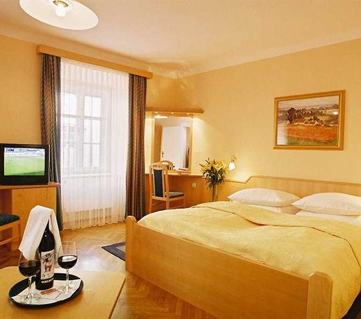 GABLERBRAU CENTRAL HOTEL
