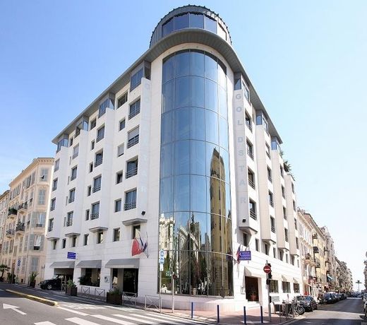 Goldstar Apartments & Suites