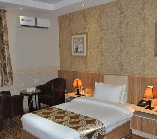 Palm Hotel