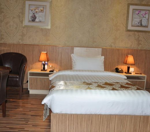 Palm Hotel
