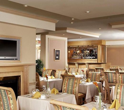 FOUR POINTS BY SHERATON TORONTO LAKESHORE