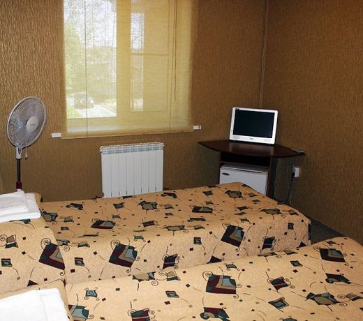 Tikhvin Hotel