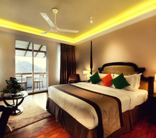 Earl's Regent Hotel